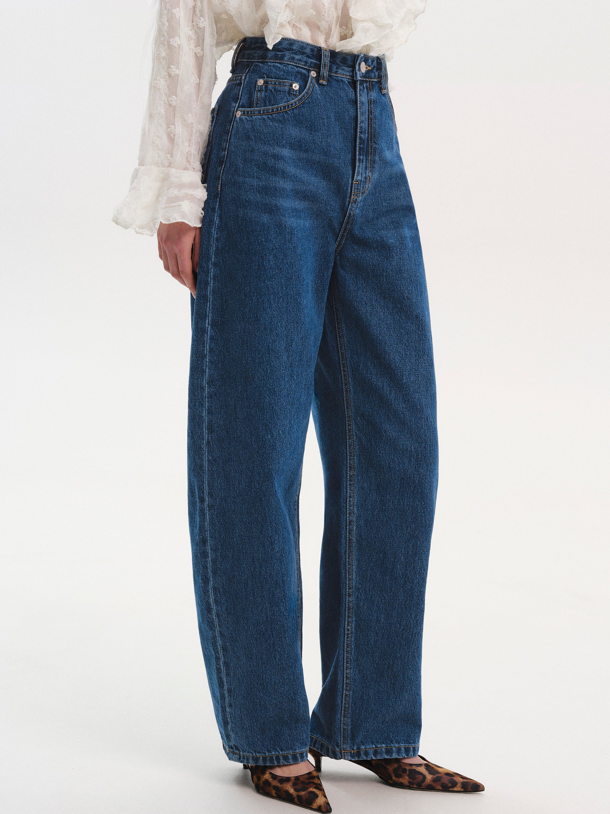 Mid Rise Barrel Jeans, Blue