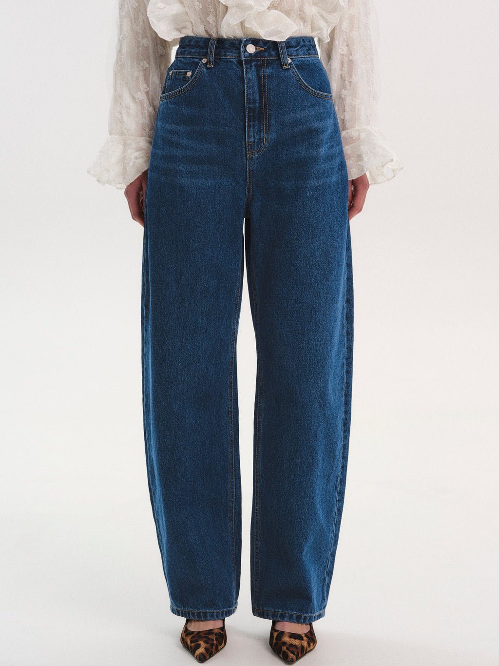Mid Rise Barrel Jeans, Blue