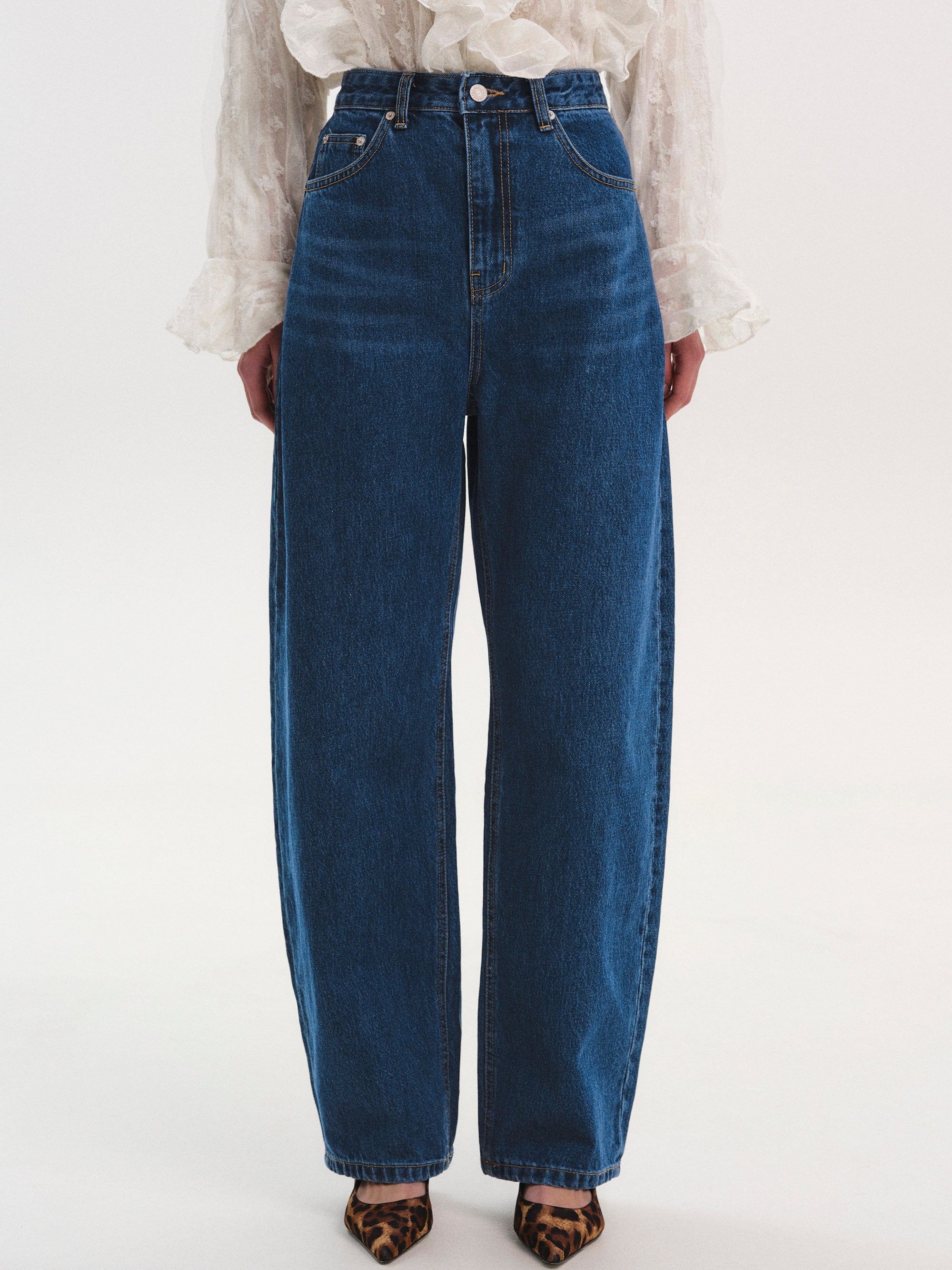 Mid Rise Barrel Jeans, Blue