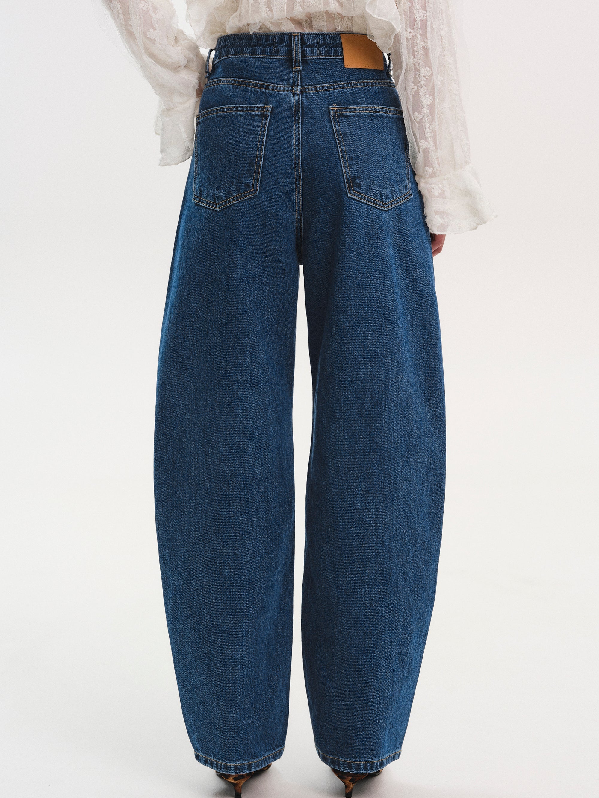 Mid Rise Barrel Jeans, Blue